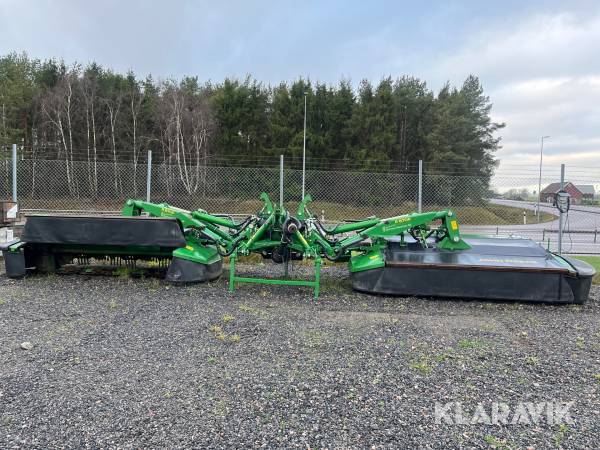 Butterfly John Deere R870R