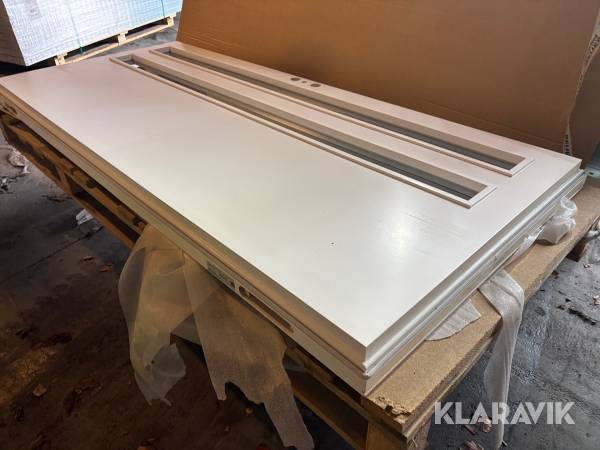 Ytterdörr och sidoljus