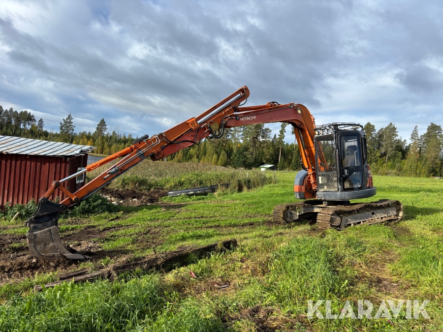 Grävmaskin Hitachi EX75US-5 med utskjut/ Skördaraggregat/ skopor
