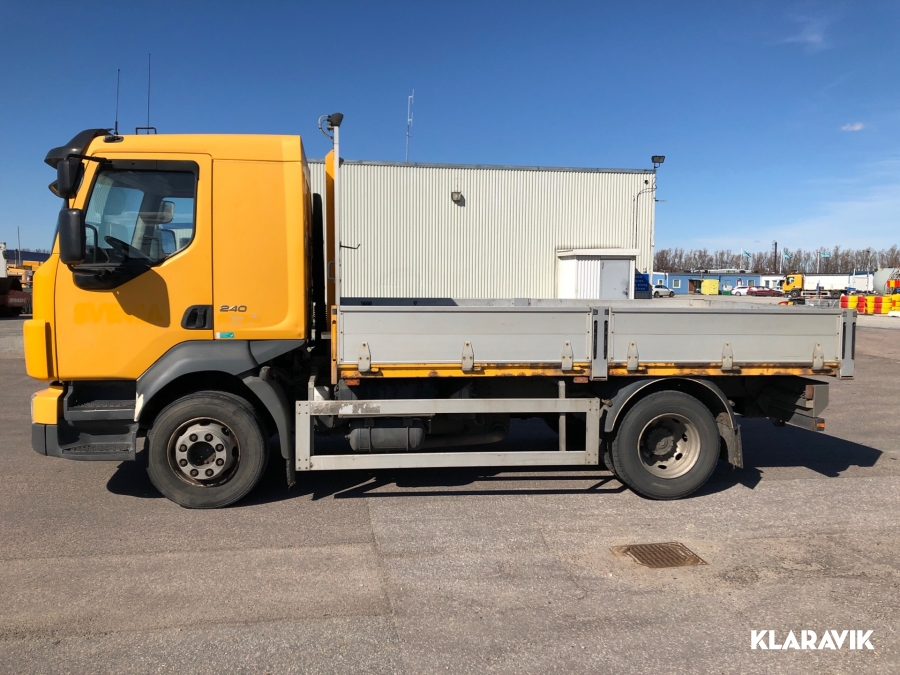 Lastbil Volvo FL-240 4x2 med flak 