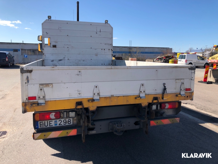 Lastbil Volvo FL-240 4x2 med flak 