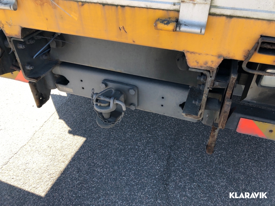 Lastbil Volvo FL-240 4x2 med flak 