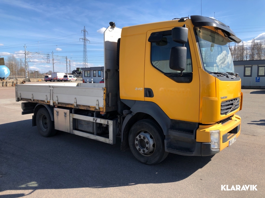 Lastbil Volvo FL-240 4x2 med flak 