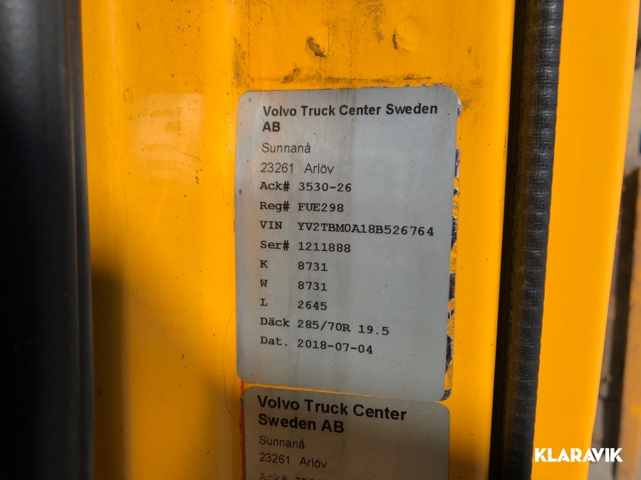 Lastbil Volvo FL-240 4x2 med flak 