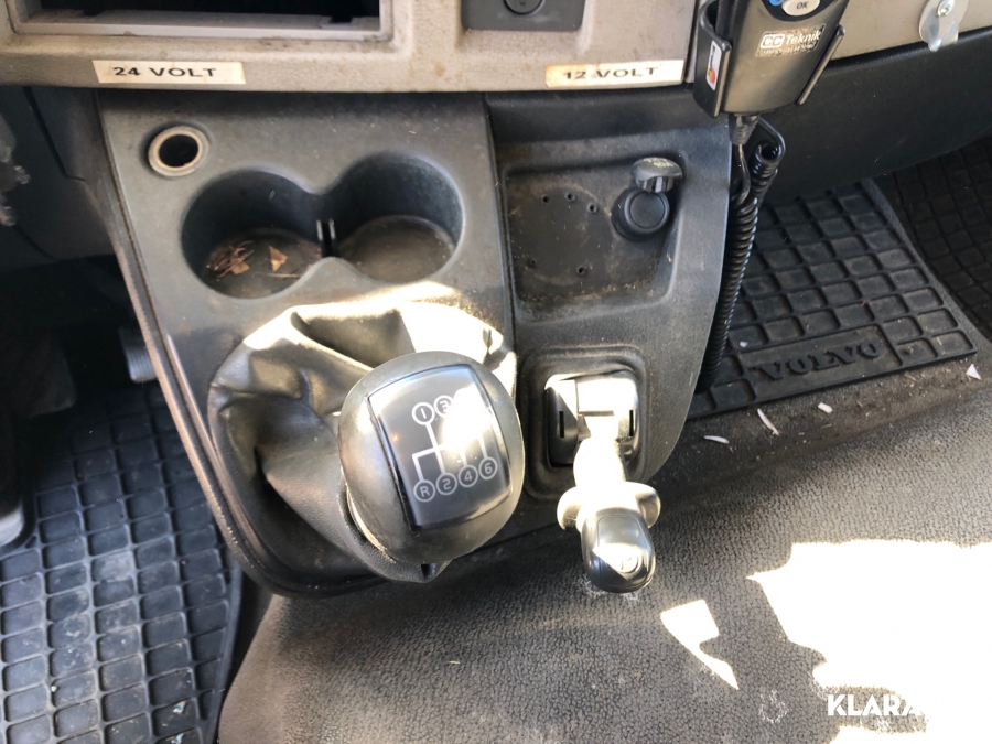 Lastbil Volvo FL-240 4x2 med flak 