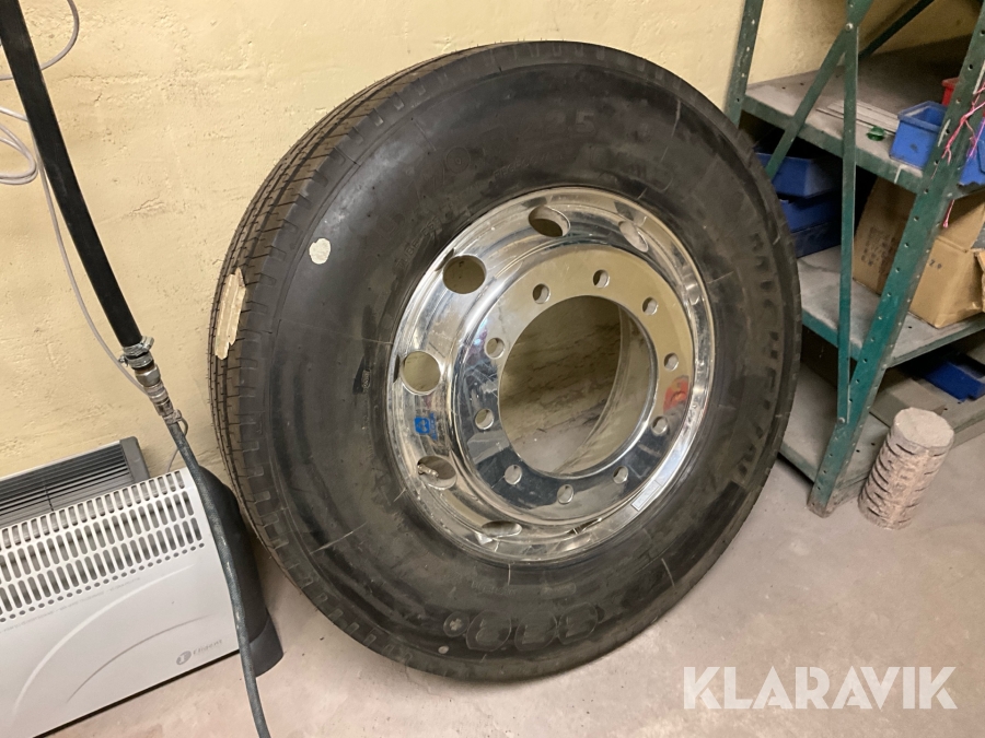 Styrhjul / löphjul till lastbil Michelin 315/70R22.5