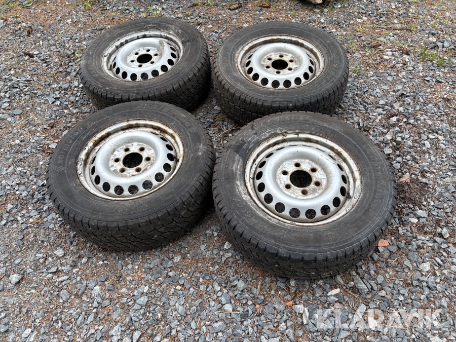 Vinterdäck Kormorna Dubbdäck 235/65 R16c 4st