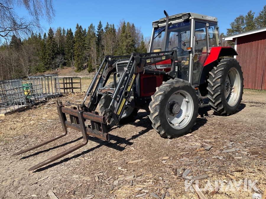 Traktor Massey Ferguson 390 4WD HILINE med redskap