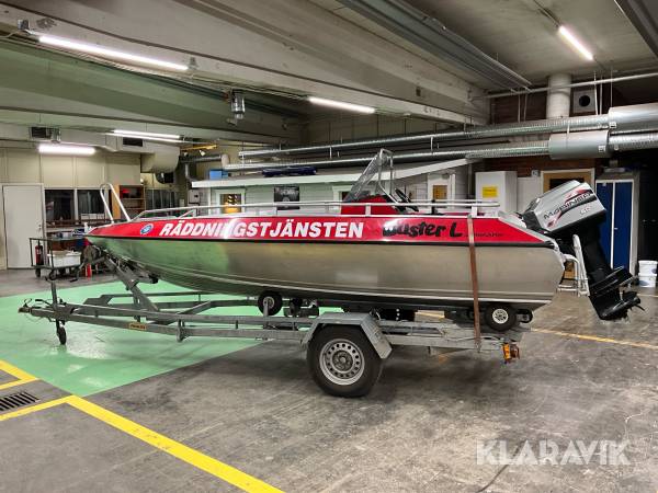 Båt Buster L med båtvagn
