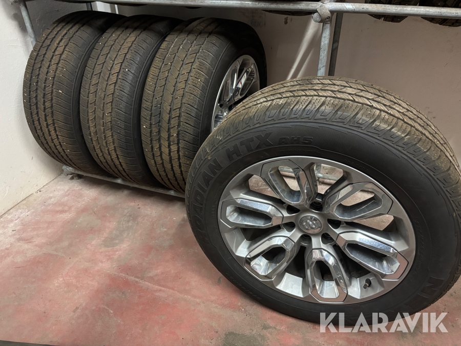 Hjul för Dodge Ram 1500 Nexen Roadian HTX 275/55R20 4 st