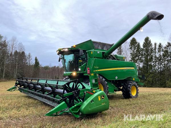 Skördetröska John Deere T670i