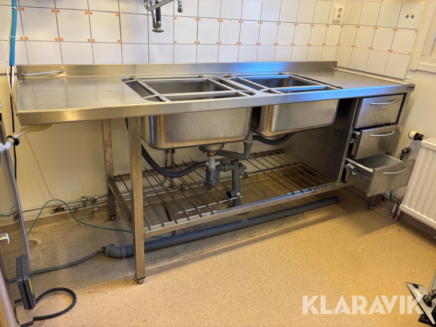 Rostfri diskbänk Idesta med blandade och munstycke