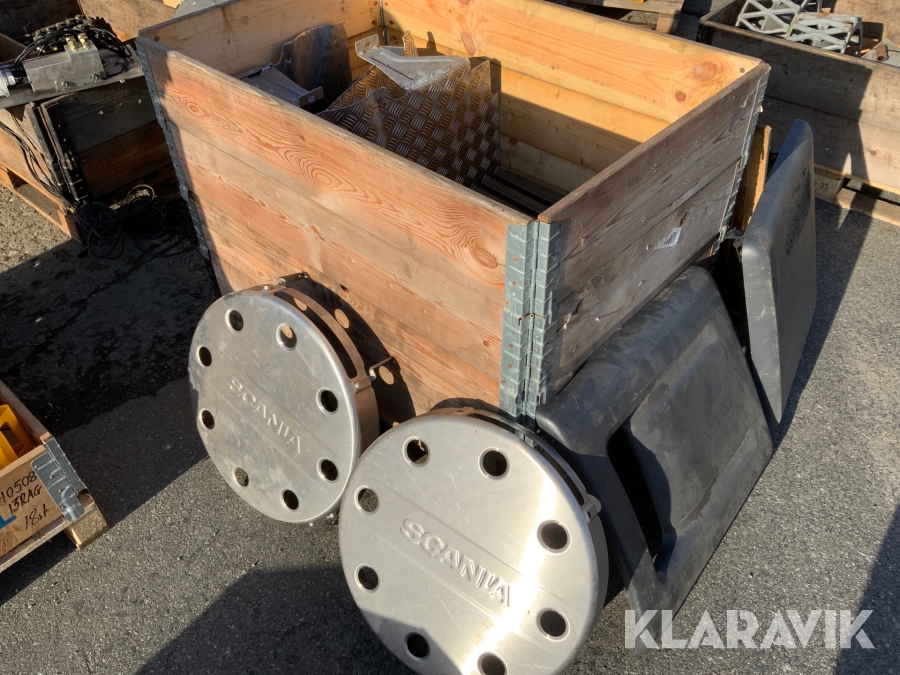 Batterihållare till Scania med hållare och diverse