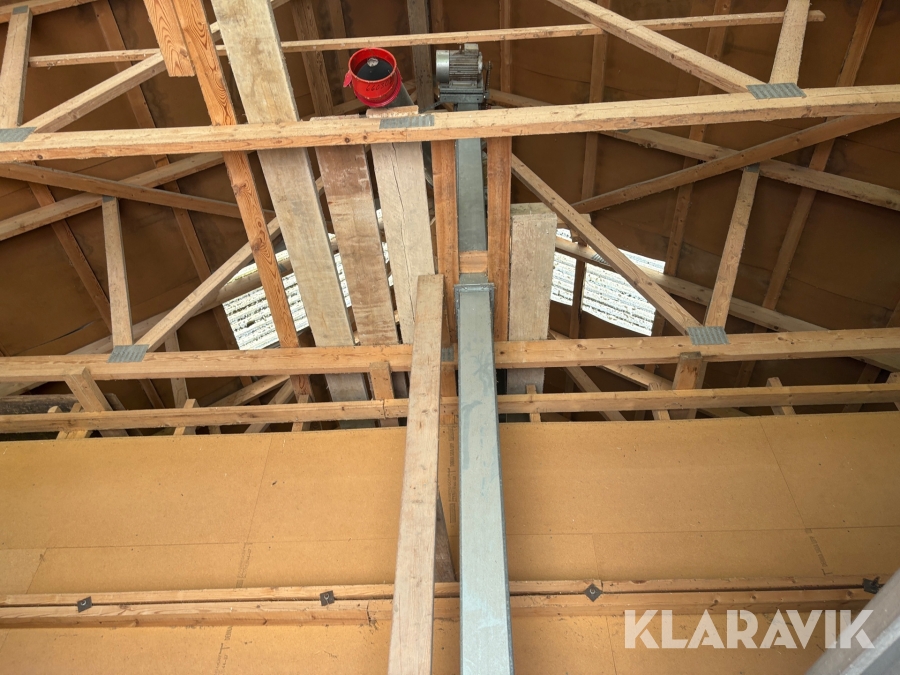 Spanmålselevator samt U - skruv Skandia 25 ton 8 m