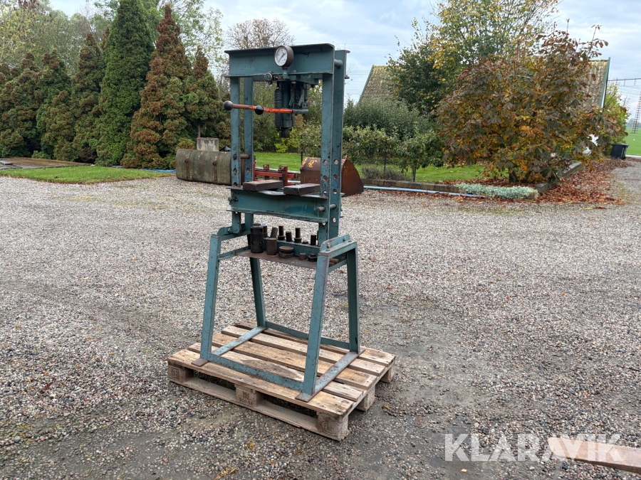 Hydraulisk press Origo Verken 20 ton med tillhörande verktyg