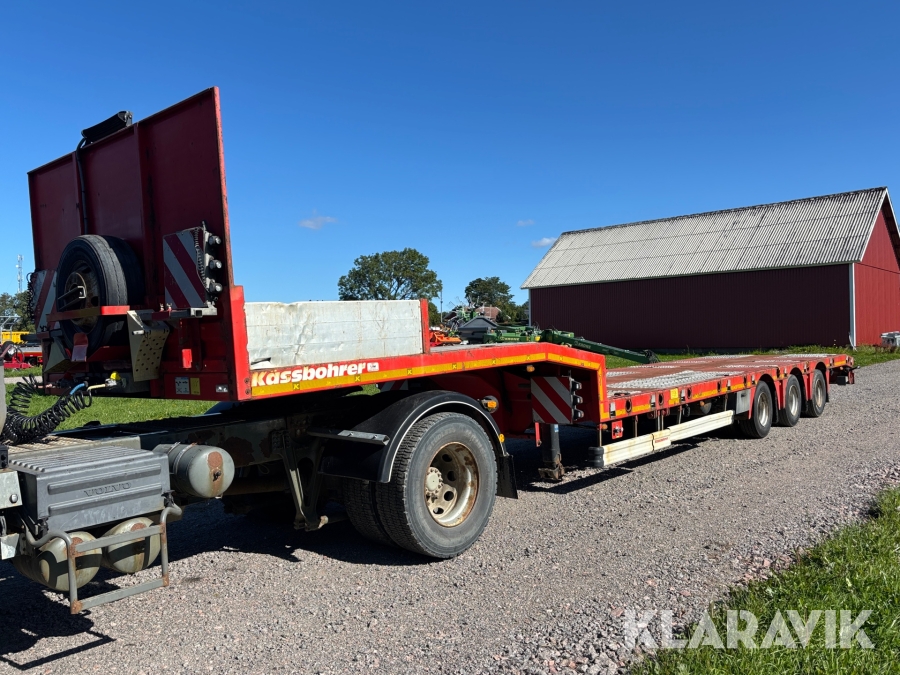 Maskintrailer Kässbohrer 3-axlig trombon medstyrning