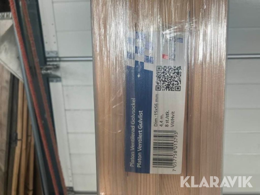 Ventilerad golvsockel Isola