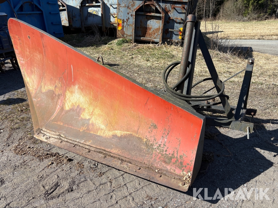 Bakre snövinge till traktor Vreten BV 1100