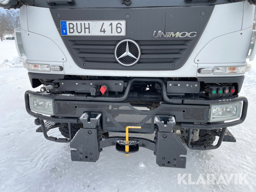 Lastbil Mercedes-Benz Unimog U20 4x4
