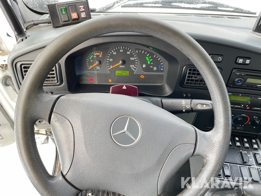 Lastbil Mercedes-Benz Unimog U20 4x4