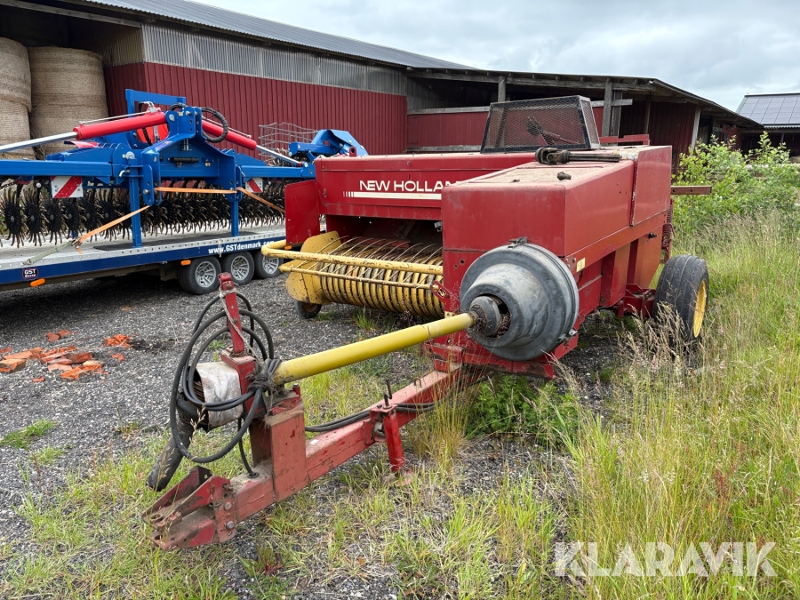 Småbalspress New Holland 575
