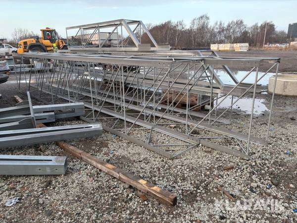 Sektioner till ledningsbryggor 2 st