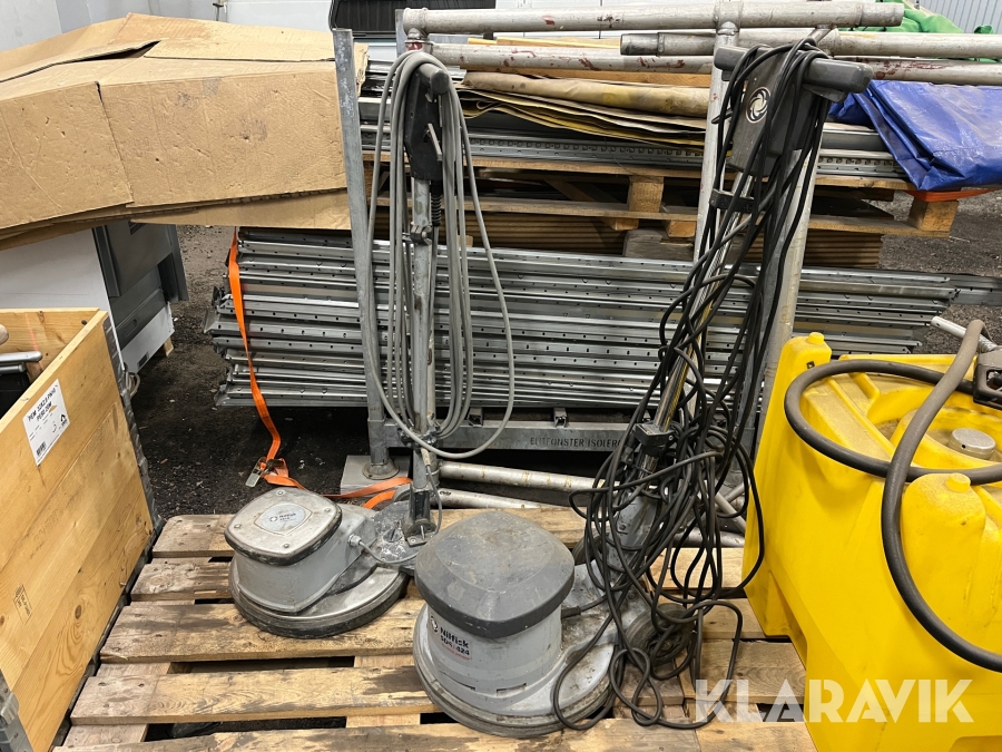 Singelskurmaskiner 2 st Nilfisk SDS-424, 421A