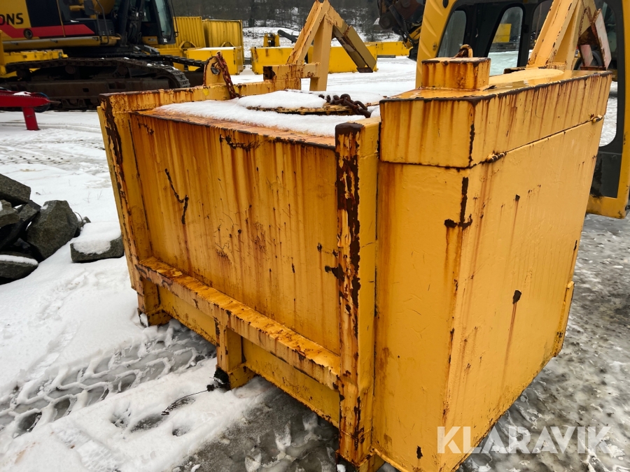 Farmartank till bandtraktor 2 kubik