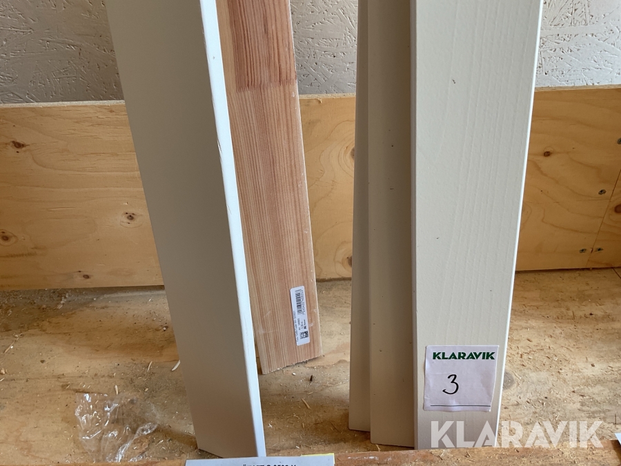 Foder Moelven 12x69 Furu vit slät