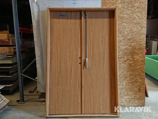 Dörr 209,2x139x12 cm
