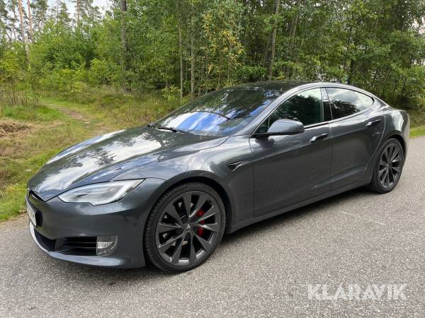Tesla Model S Performance