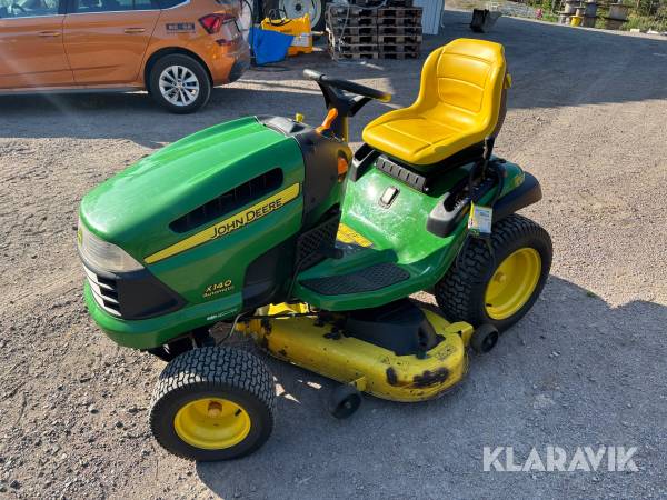 Gräsklippare John Deere X140