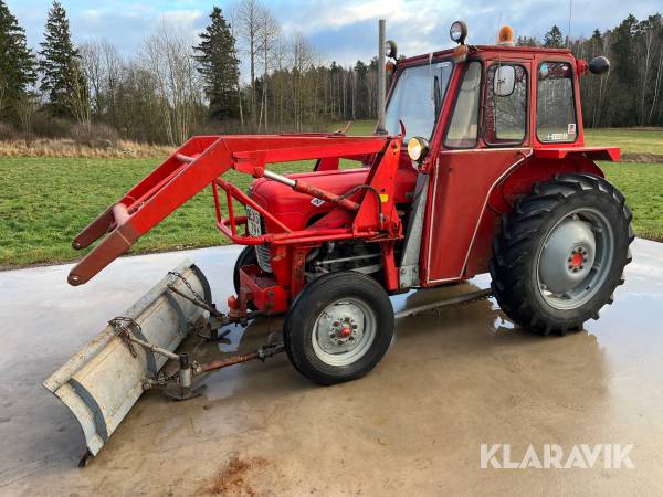 Traktor Massey Ferguson 35X med lastare