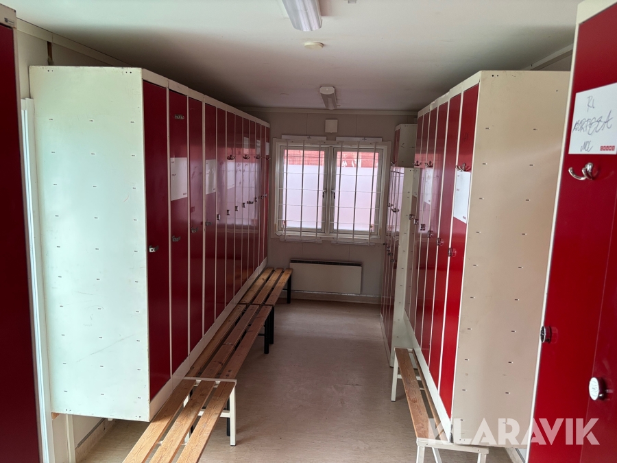 Omklädningsskåp med bänkar 46st