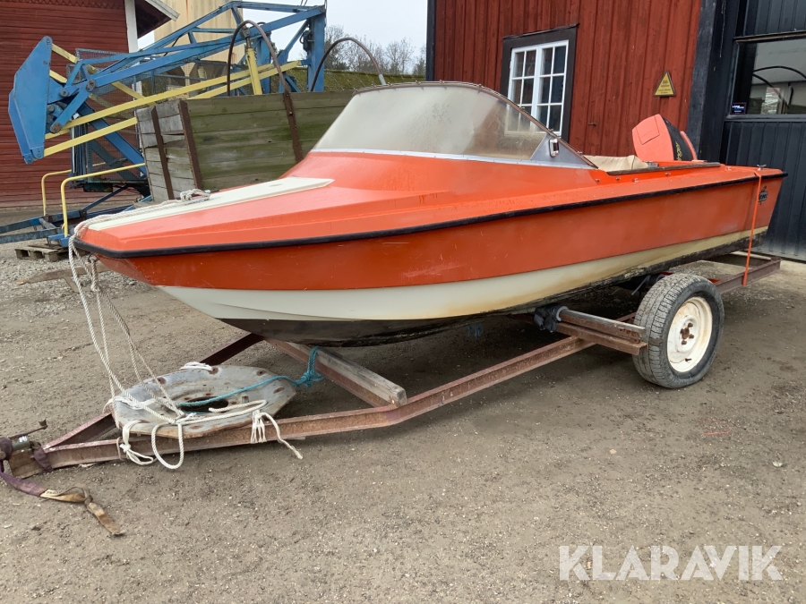 Båt Flipper Sporting med sjösättningsvagn