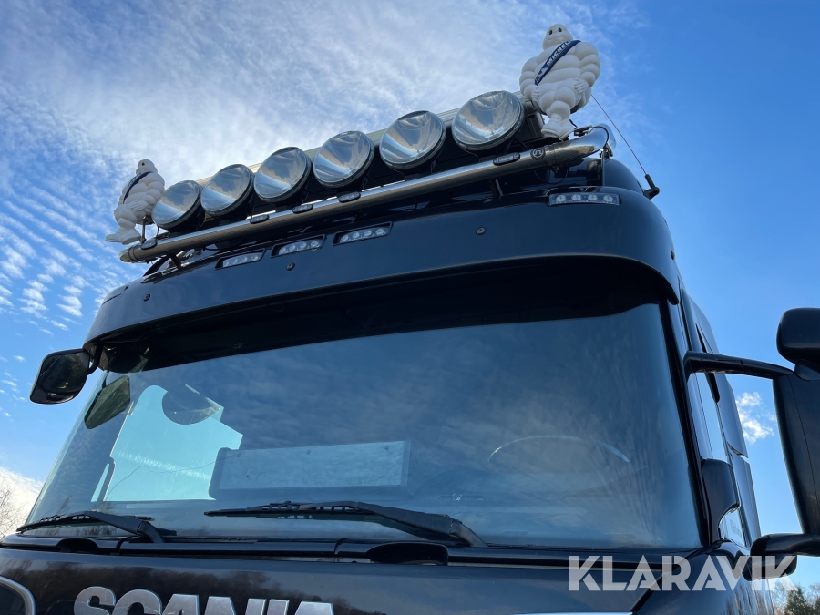 Lastväxlare Scania 520 LB8x4 HNB med flak