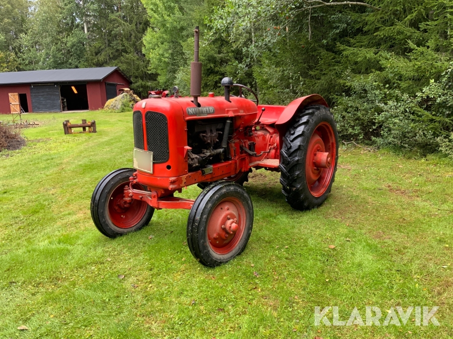 Traktor Nuffield Universal M4