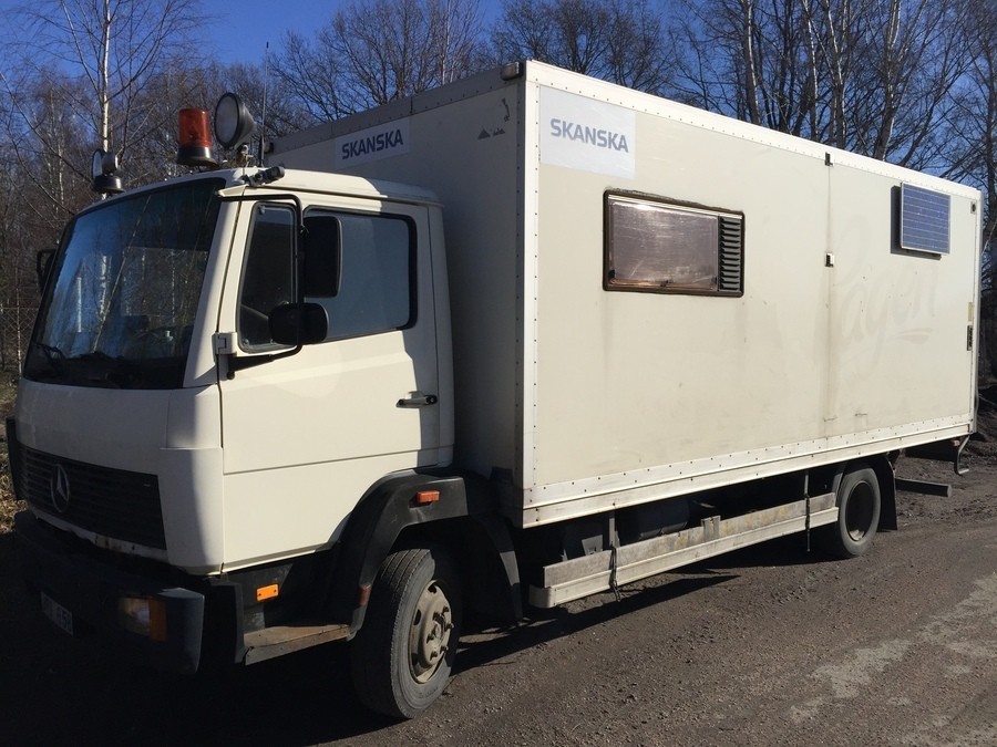 Lastbil med Lyft + Kontor/Fikarum (NYBESIKTIGAD)