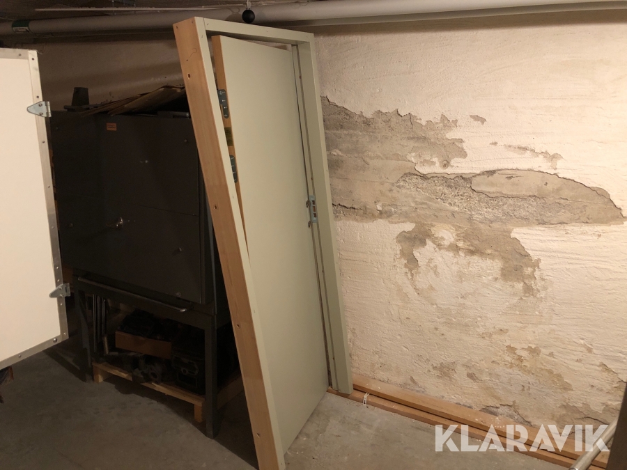 Innerdörr Kali dörren med karm 