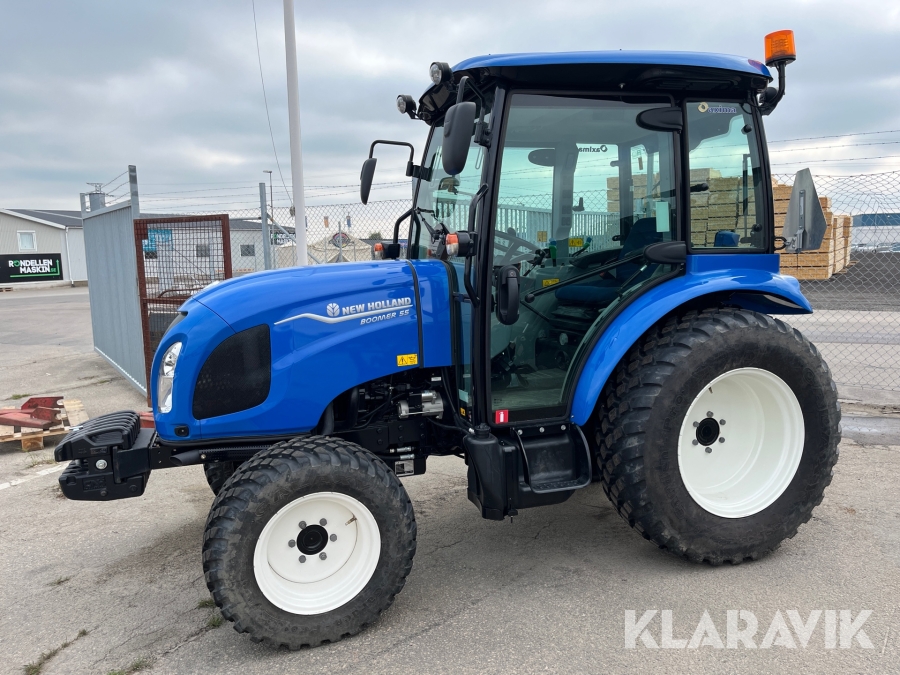 Traktor New Holland Boomer 55