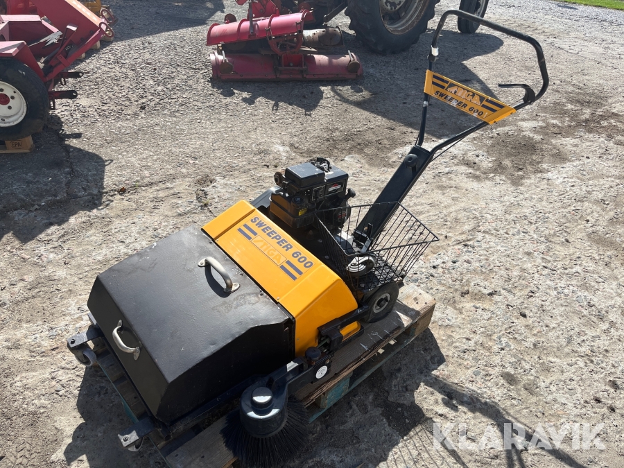 Sopmaskin Stiga Sweeper 600 med bensinmotor