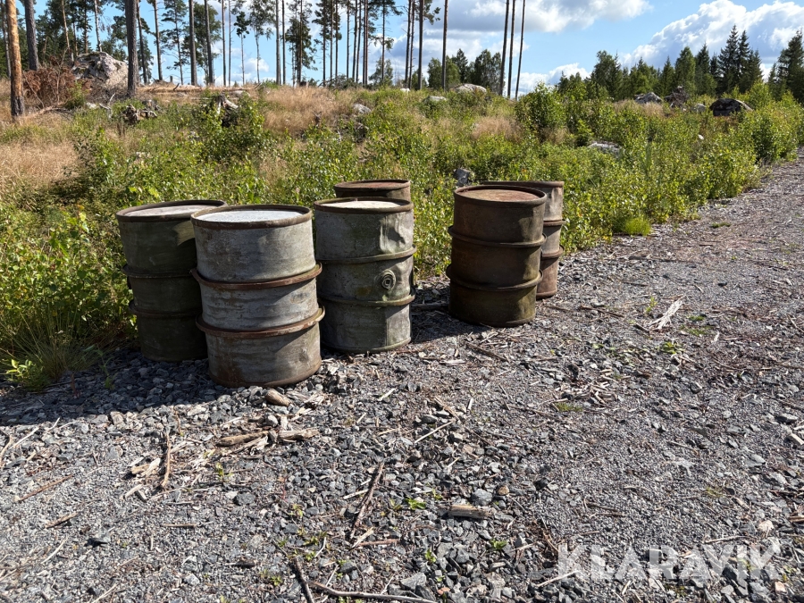 Antika oljefat / tunnor från 1939 - 1950