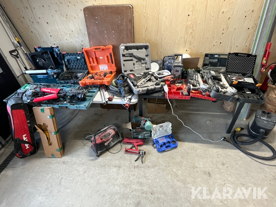 Byggmaskiner stort parti och tillbehör