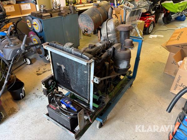 Dieselmotor i stativ