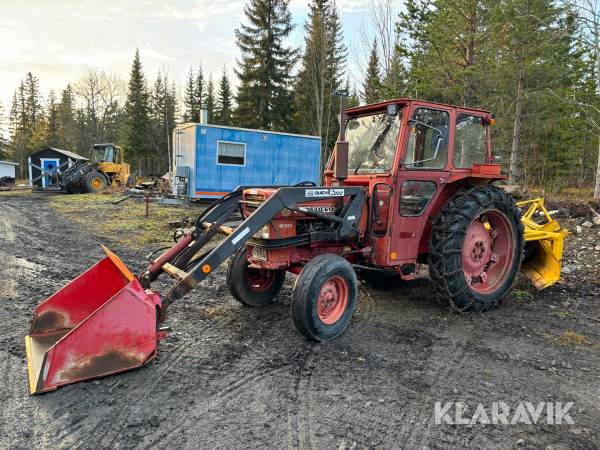 Traktor Volvo BM T 430 med lastare och slunga