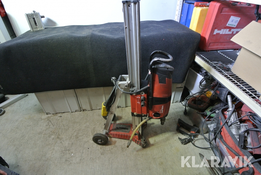 Kärnborrmaskin Hilti DD200 med stativ