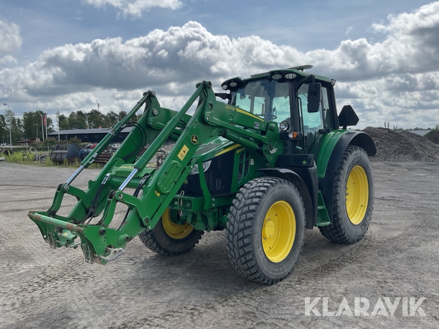 Traktor John Deere 6120M med frontlastare
