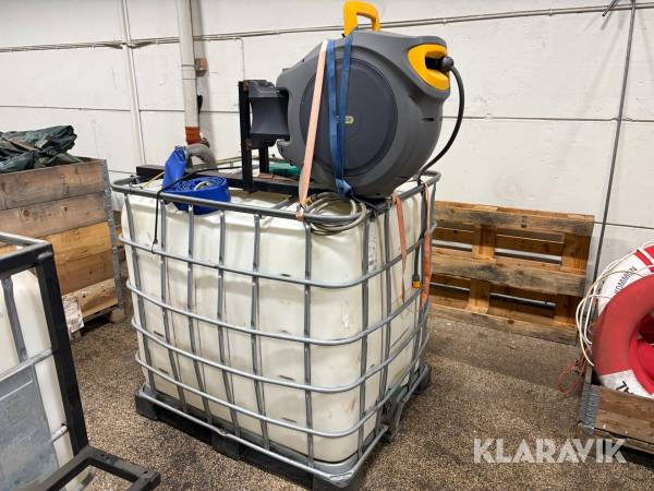 IBC-tank med slangvinda