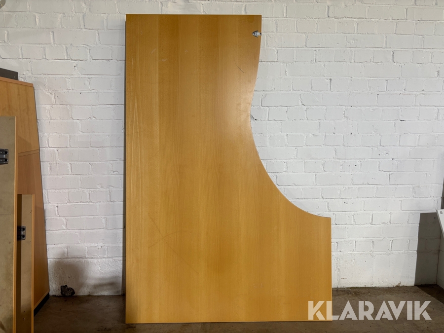 Kontorsmöbler Kinnarps skrivbord höj och sänkbart