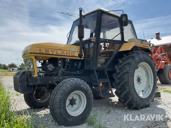 Traktor Leyland 702